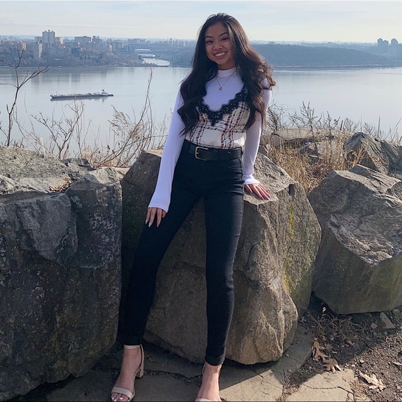 Meet your Posher, Vivien - Picture 1 of 1